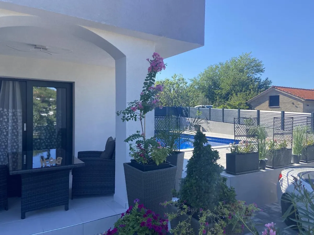 Helamoni, New 5 Star 2 Person Apartment With Pool Malinska Croatia