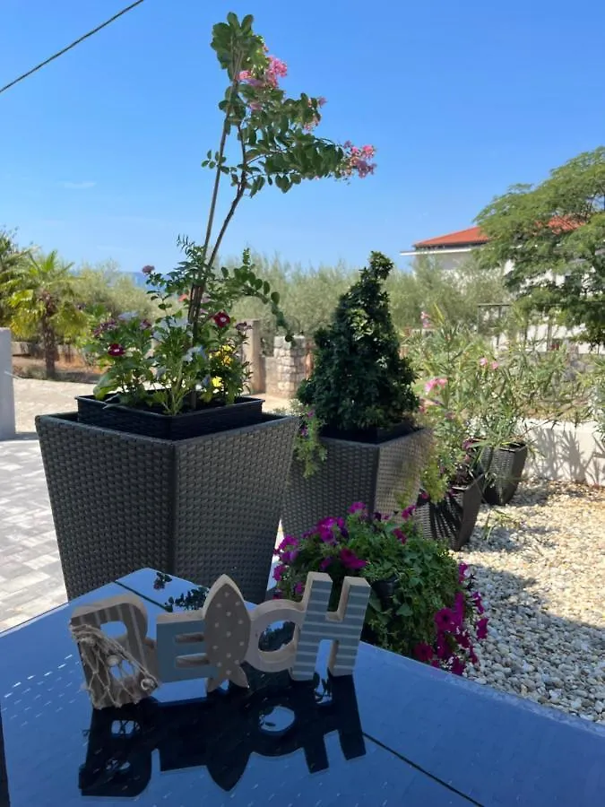 Helamoni, New 5 Star 2 Person Apartment With Pool Malinska
