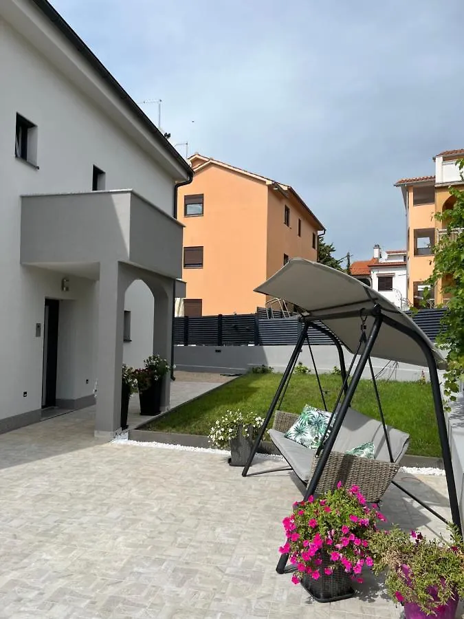 Helamoni, New 5 Star 2 Person Apartment With Pool Malinska Croatia