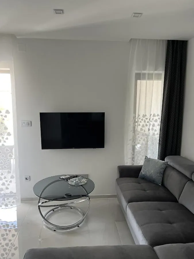 Helamoni, New 5 Star 2 Person Apartment With Pool Malinska Croatia