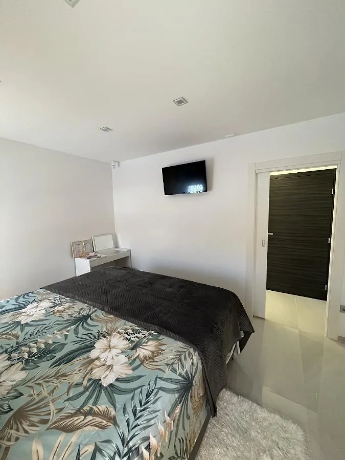 Helamoni, New 5 Star 2 Person Apartment With Pool Malinska 0*,