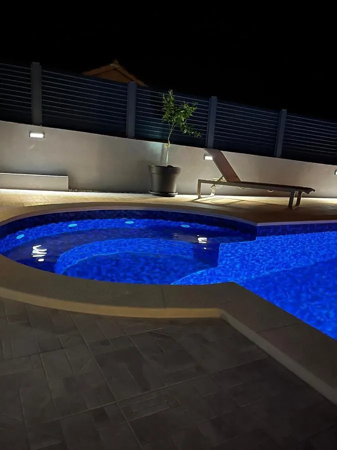 Helamoni, New 5 Star 2 Person Apartment With Pool Malinska Croatia